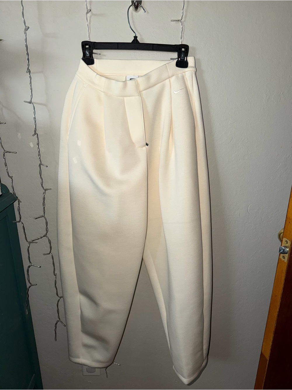 Nike loose fit mid rise Cream pants